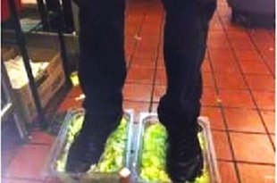 burger-king-employee-lettuce-busted