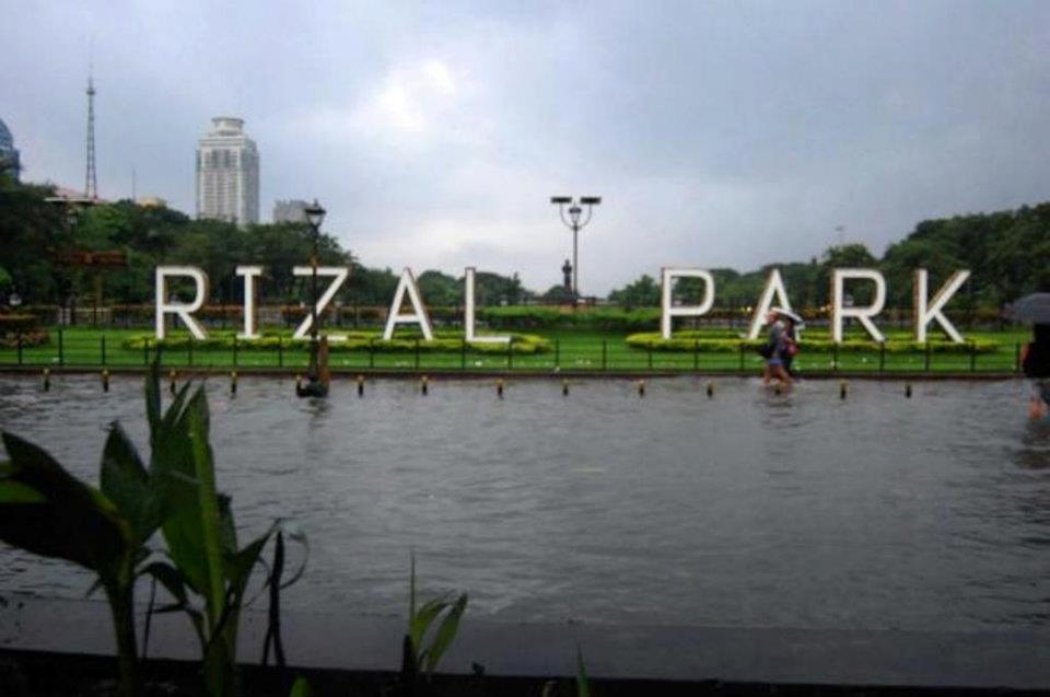 rizal-park-manila-flood