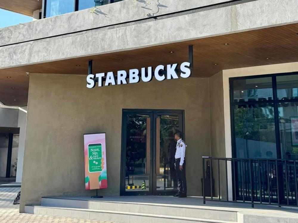 starbucks_tagum_city_soft_opening.jpg